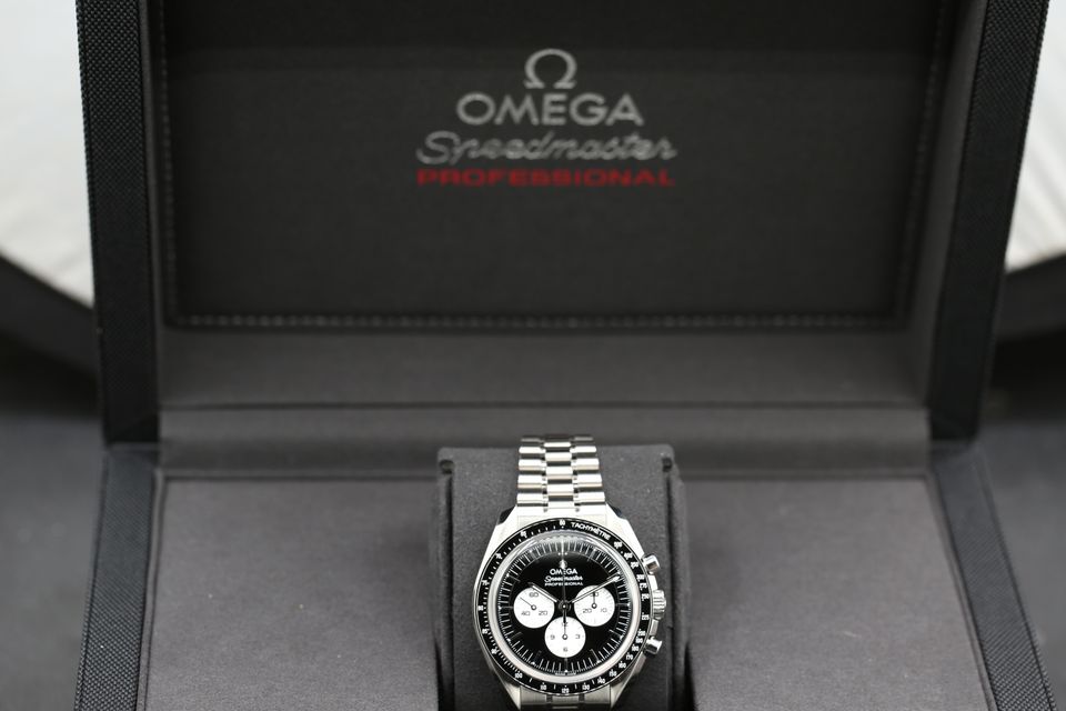 Omega Speedmaster Moonwatch Professional 310.30.42.50.01.004 Image 4